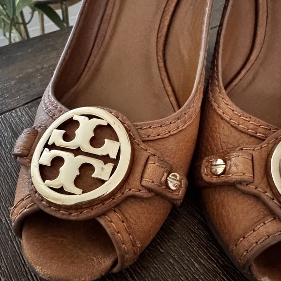 Tory Burch wedge - Picture 3 of 9